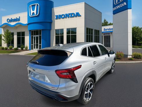 Used 2024 Chevrolet Trax RS w/ Driver Confidence Package image 6