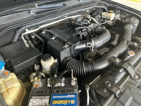 Used 2017 Nissan Frontier SV image 16