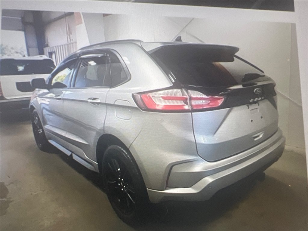 Used 2022 Ford Edge ST-Line w/ Class II Trailer Tow Package AWD/4WD image 2