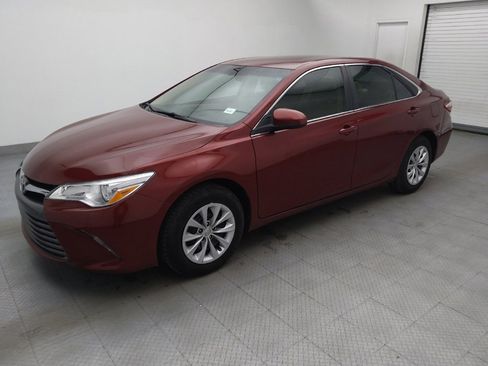 Used 2017 Toyota Camry LE image 2