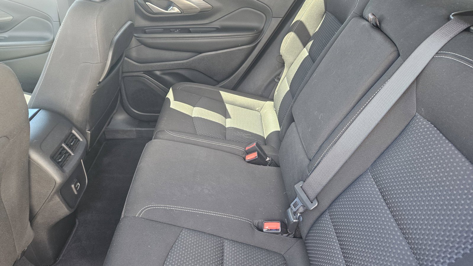 Used 2024 GMC Terrain SLE FWD image 8