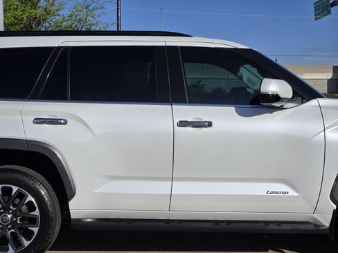 Used 2023 Toyota Sequoia Limited image 8