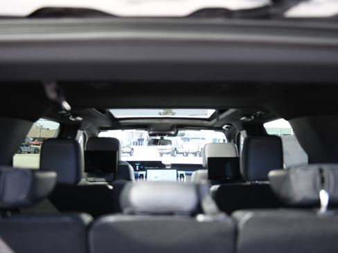 New 2026 Ford Expedition Platinum image 15