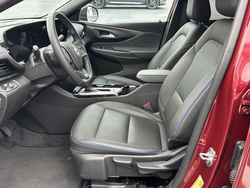 Used 2024 Buick Envista Sport Touring image 9