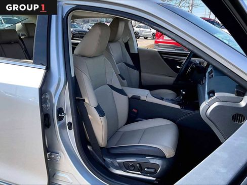 Used 2020 Lexus ES 350 w/ Premium Package image 7