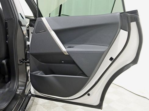 Used 2023 BMW iX xDrive50 w/ Premium Package image 39