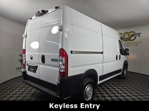 Used 2024 RAM ProMaster 2500 w/ Convenience Group image 10