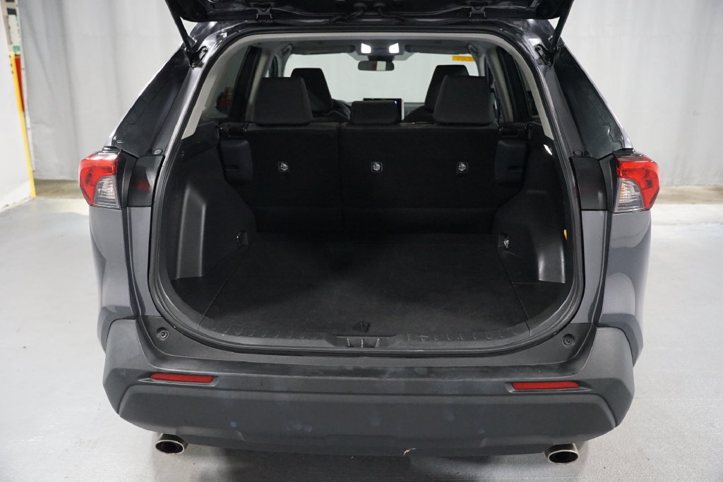 Certified 2025 Toyota RAV4 XLE FWD image 34