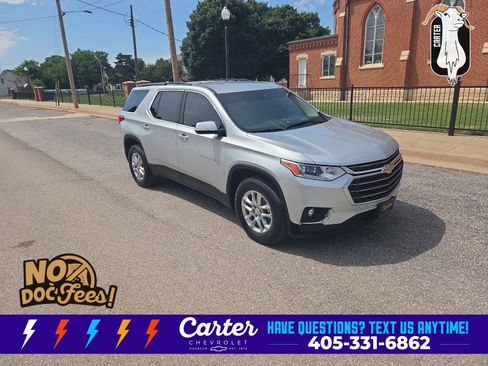 Used 2020 Chevrolet Traverse LT w/ Driver Confidence II Package FWD image 1