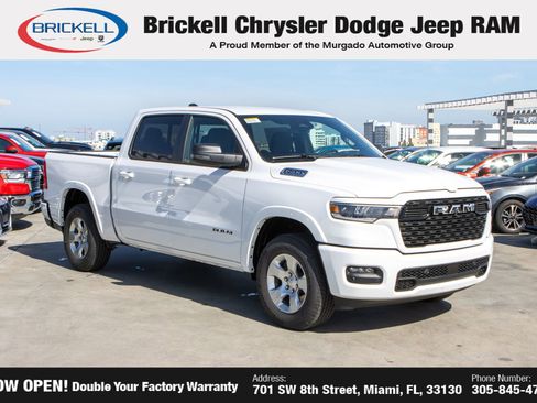 New 2026 RAM 1500 4x4 Crew Cab image 3