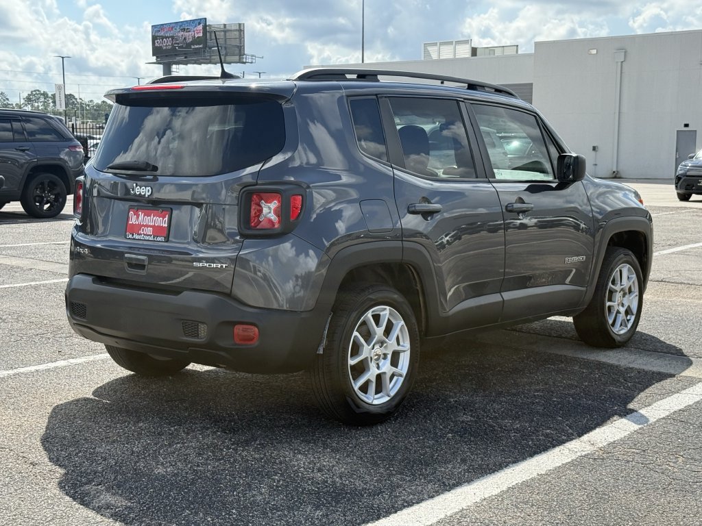 Certified 2022 Jeep Renegade Latitude AWD/4WD image 5