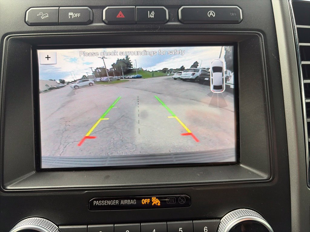 Used 2019 Ford Expedition Max XLT w/ Equipment Group 202A AWD/4WD image 14