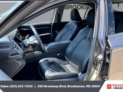 Used 2024 Toyota Camry XSE FWD image 18