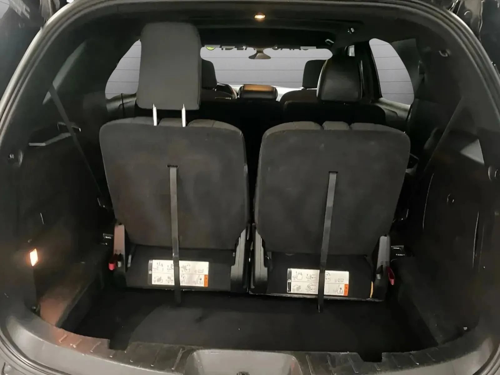 Used 2018 Ford Explorer XLT w/ Equipment Group 201A FWD image 12