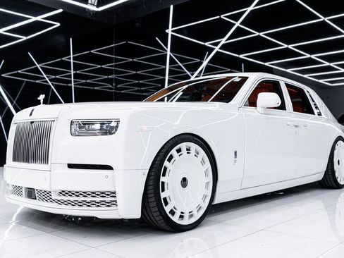 Used 2026 Rolls-Royce Phantom Sedan image 3