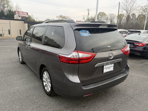 Used 2015 Toyota Sienna Limited Premium image 4