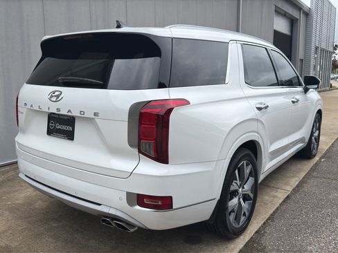 Used 2022 Hyundai Palisade Limited FWD image 3