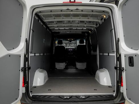 Used 2026 Mercedes-Benz Sprinter 2500 image 11