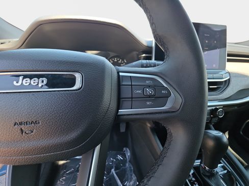 Used 2024 Jeep Compass Latitude AWD/4WD image 17