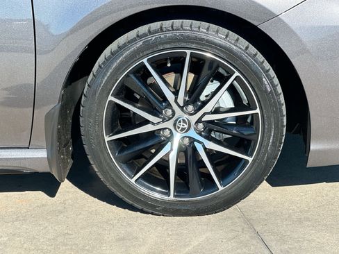 Used 2023 Toyota Camry SE image 10