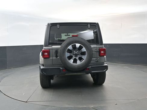 Used 2022 Jeep Wrangler Unlimited Sahara w/ Dual Top Group AWD/4WD image 4