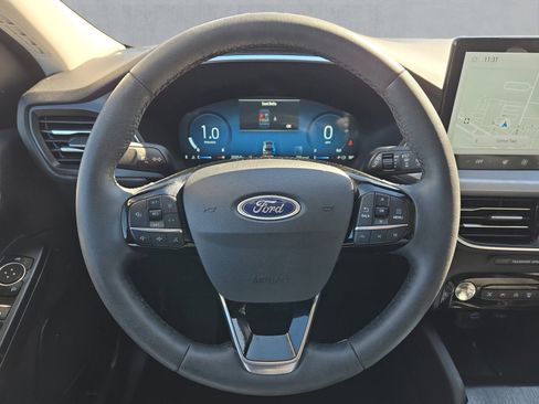 Used 2023 Ford Escape Platinum image 13