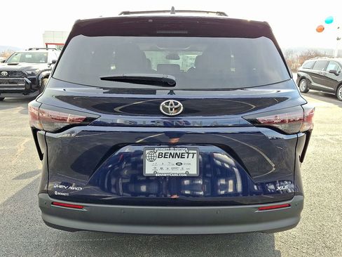 New 2026 Toyota Sienna XLE AWD/4WD image 6