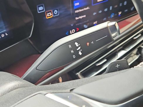 Certified 2025 Chevrolet Traverse Z71 w/ Driver Confidence Package image 32