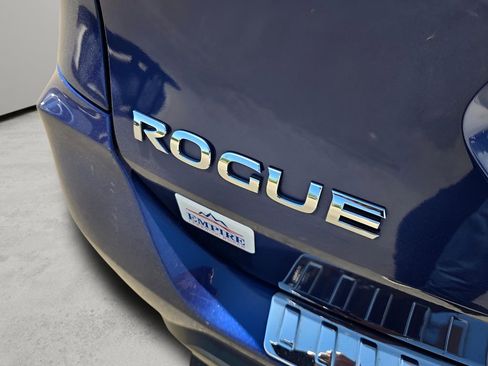 Used 2018 Nissan Rogue SL w/ Premium Package AWD/4WD image 17