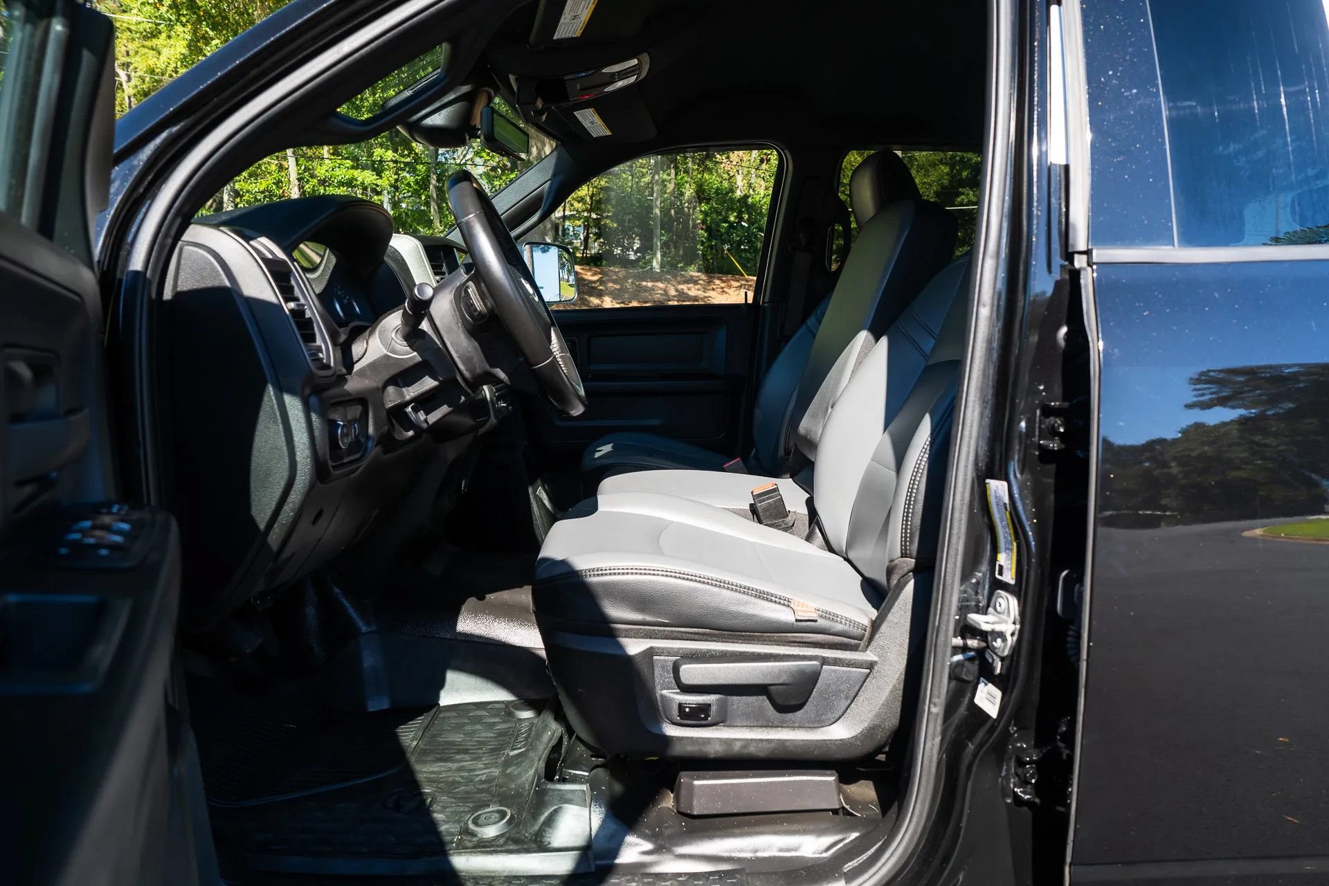 Used 2022 RAM 3500 Tradesman w/ Safety Group AWD/4WD image 19