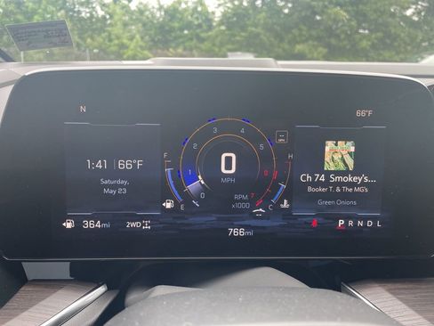 Used 2025 Chevrolet Suburban Premier AWD/4WD image 14