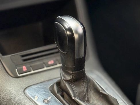 Used 2011 Volkswagen Tiguan SE FWD image 16