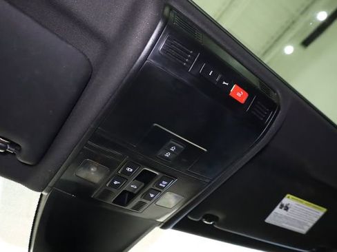 Used 2024 Volkswagen Tiguan SE R-Line image 26