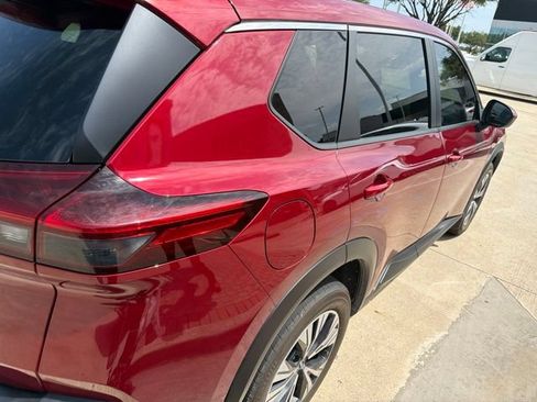 Used 2023 Nissan Rogue SV FWD image 5