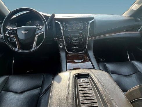 Used 2020 Cadillac Escalade Luxury AWD/4WD image 7