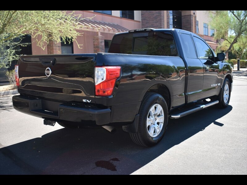 Used 2018 Nissan Titan SV w/ SV Convenience Package RWD image 7