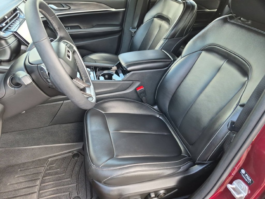 Used 2023 Jeep Grand Cherokee Limited AWD/4WD image 18