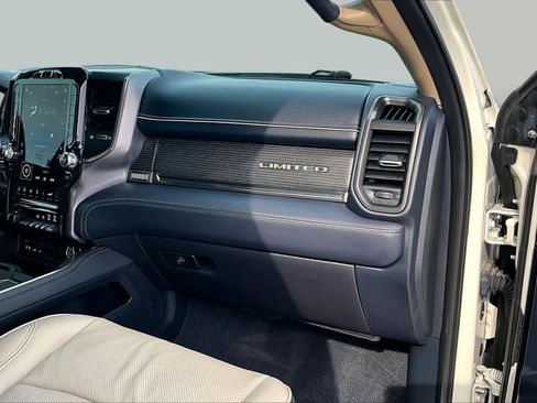 Used 2019 RAM 2500 Limited AWD/4WD image 17