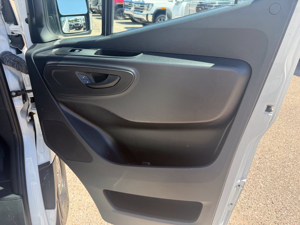 Used 2024 Mercedes-Benz Sprinter 2500 image 10