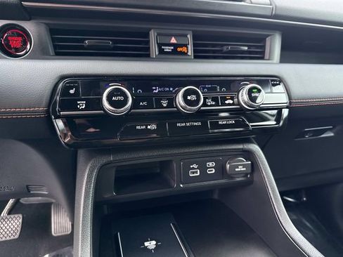Certified 2025 Honda Pilot TrailSport image 28