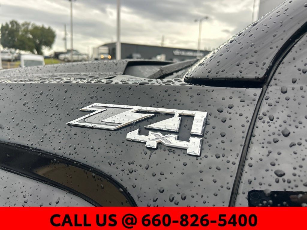 Used 2018 GMC Sierra 1500 SLT w/ SLT Premium Package AWD/4WD image 14