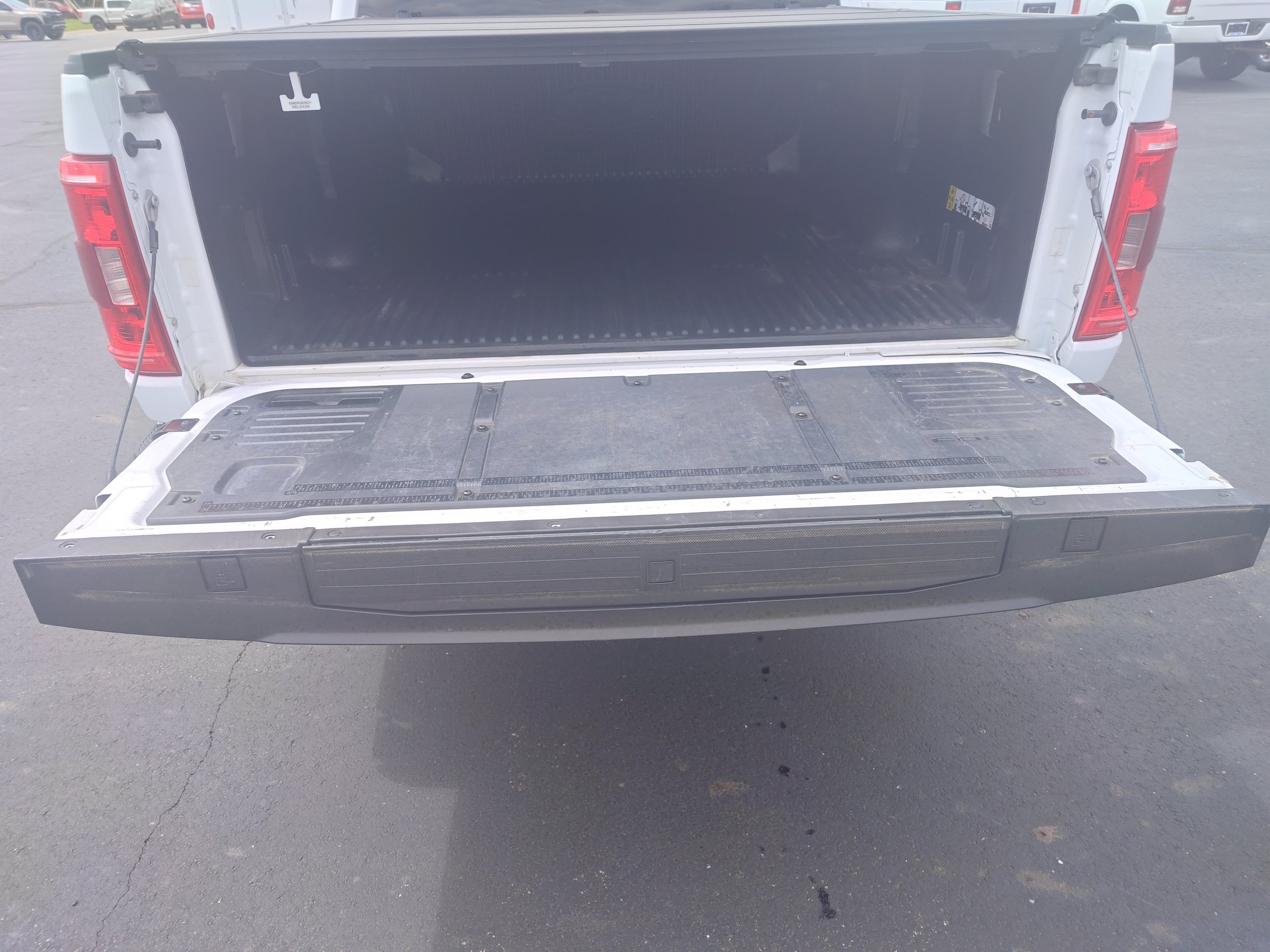 Used 2022 Ford F150 XLT w/ Equipment Group 302A High AWD/4WD image 9