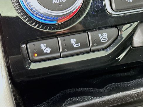 Used 2024 GMC Yukon Denali image 22