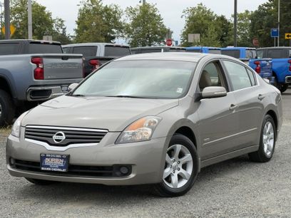 Used 2008 Nissan Altima Hybrid Sedan w/ Technology Pkg