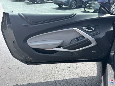 Used 2017 Chevrolet Camaro LT RWD image 11