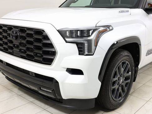 Used 2025 Toyota Sequoia Platinum image 52