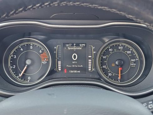 Used 2021 Jeep Cherokee Latitude Plus FWD image 28