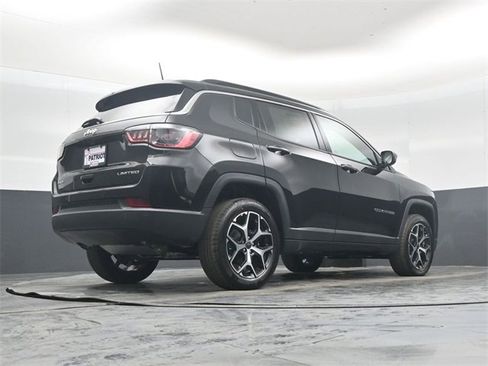 New 2026 Jeep Compass Limited w/ Mopar Graphics Package image 40
