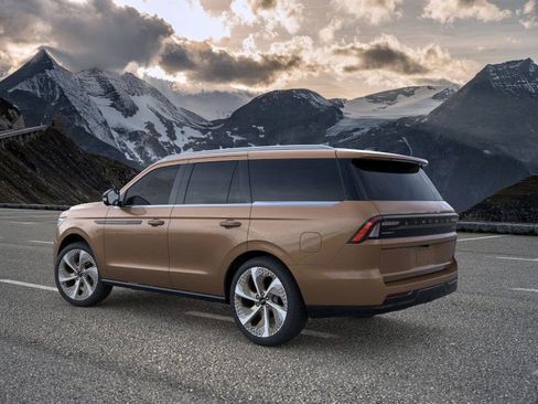 New 2026 Lincoln Navigator Black Label image 4