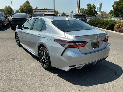 Used 2023 Toyota Camry SE FWD image 10